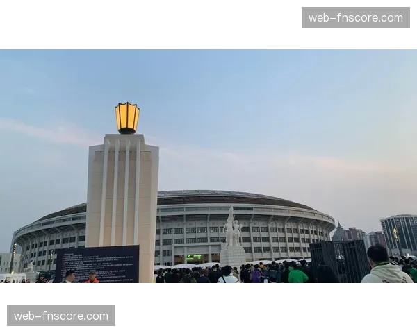 北京国安主场工人体育场启动为期两周的草皮养护与翻新工程