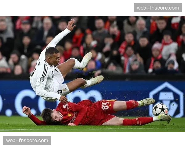 人物通讯：从边翼卫到内收型边后卫，利物浦小将布拉德利的战术转型